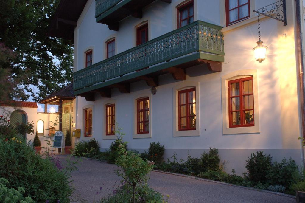 Hotel Zur Schoenen Aussicht Feldkirchen-Westerham Exterior foto